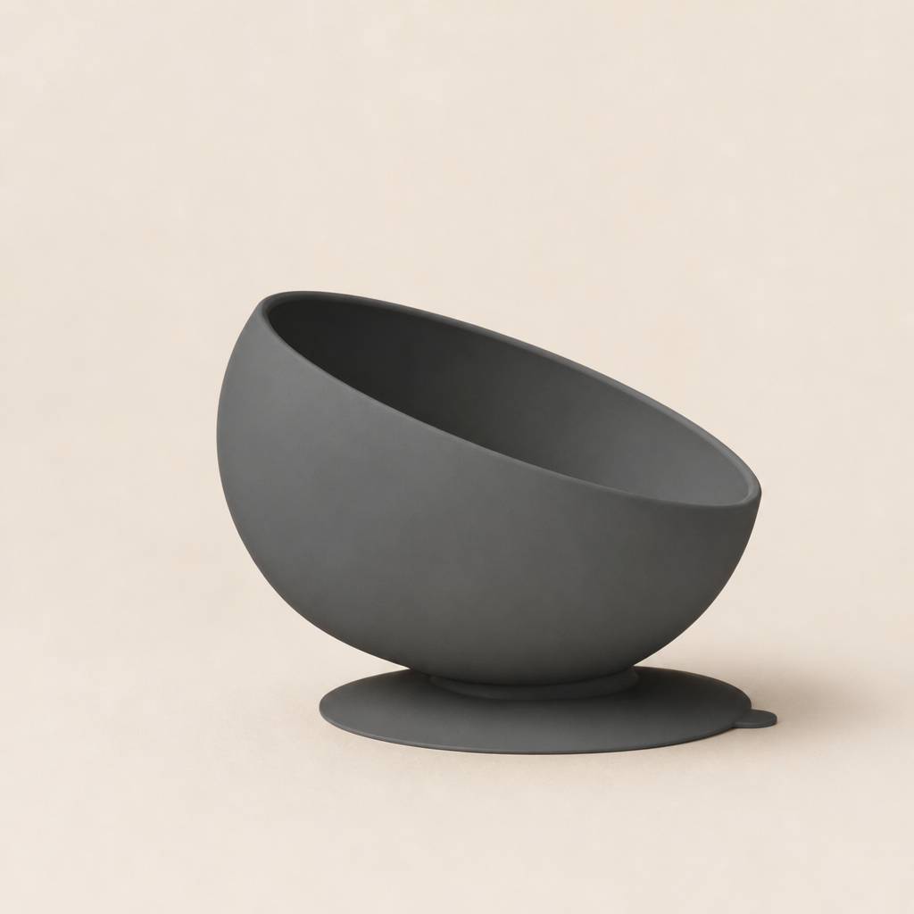 Slow Bowl Flow- Ciotola anti ingozzamento, antiribaltamento e bordo angolato a 45° in silicone BPA free